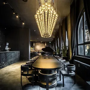 https://black.topcolognehotels.com