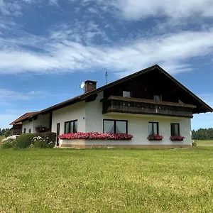 Huber Am Deutensee Apartment